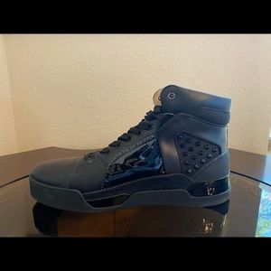 Christian loubouitin 42.5